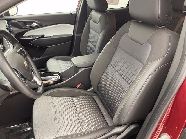 Used 2024 Chevrolet Trax LT w/ Driver Confidence Package FWD image 16