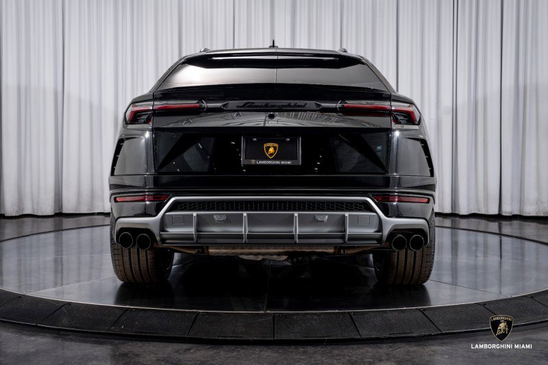 Used 2019 Lamborghini Urus image 11