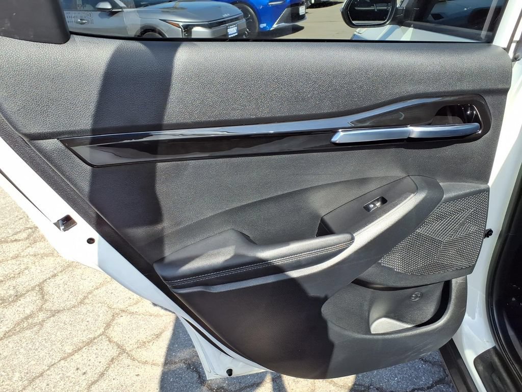 Used 2025 Kia Seltos S FWD image 9