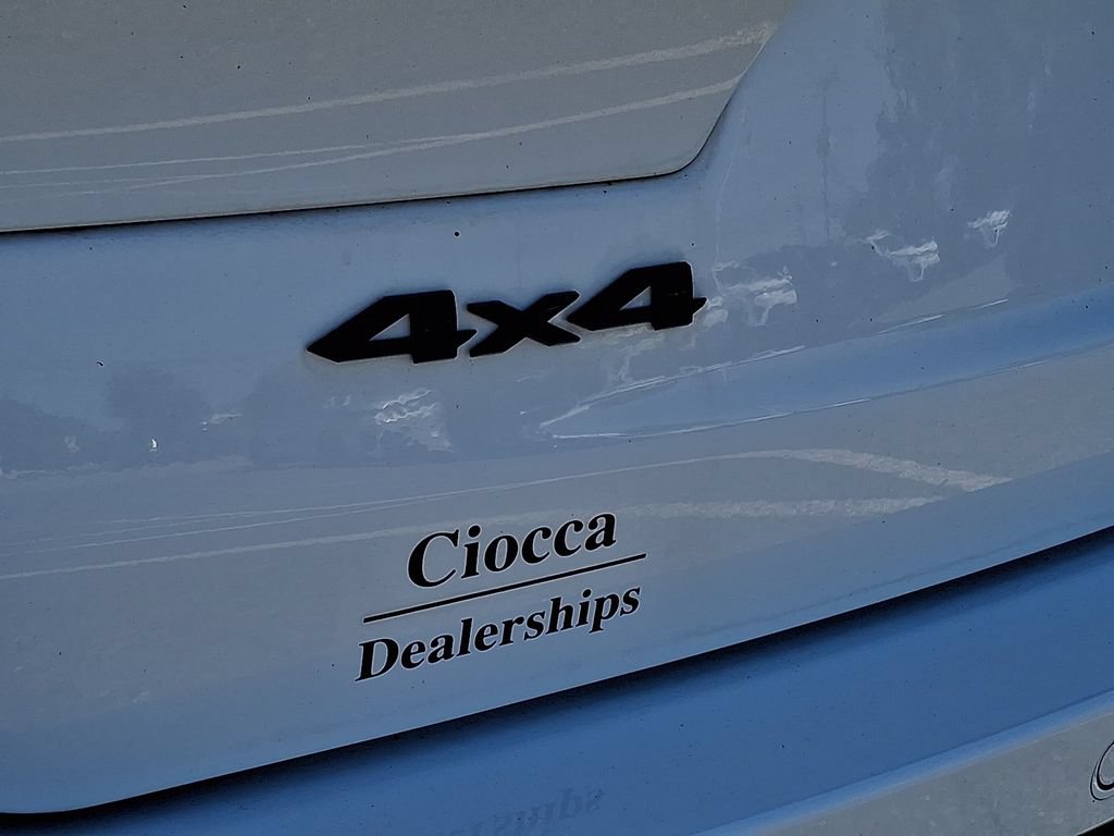 Used 2023 Jeep Grand Cherokee L Laredo AWD/4WD image 31