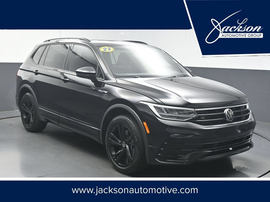 Used 2023 Volkswagen Tiguan SE R-Line FWD image 1