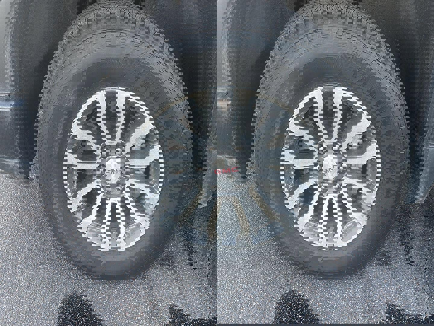 Used 2023 GMC Sierra 1500 AT4 w/ Technology Package image 10