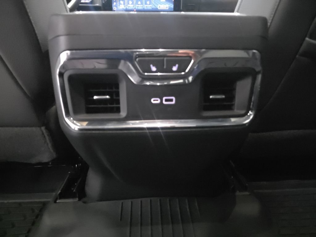 Used 2023 GMC Sierra 1500 Denali AWD/4WD image 10
