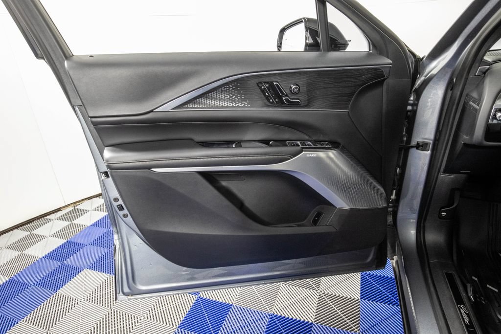 Used 2023 Cadillac Lyriq 2WD image 11