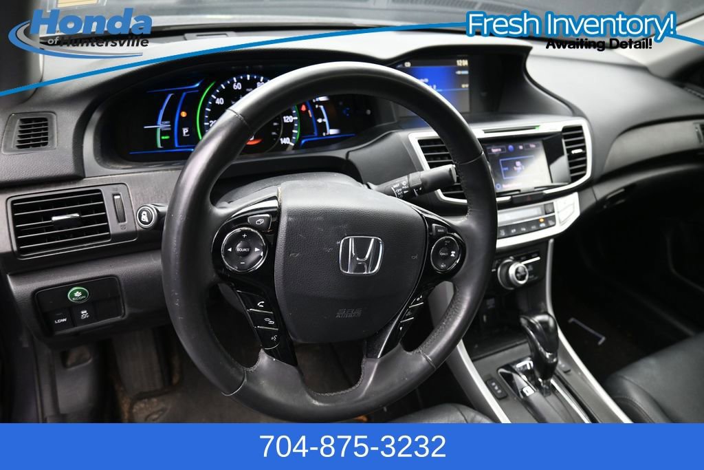 Used 2015 Honda Accord Touring image 10