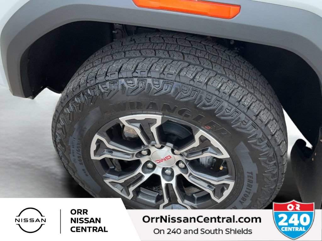 Used 2025 GMC Canyon AT4 w/ Technology Plus Package AWD/4WD image 9