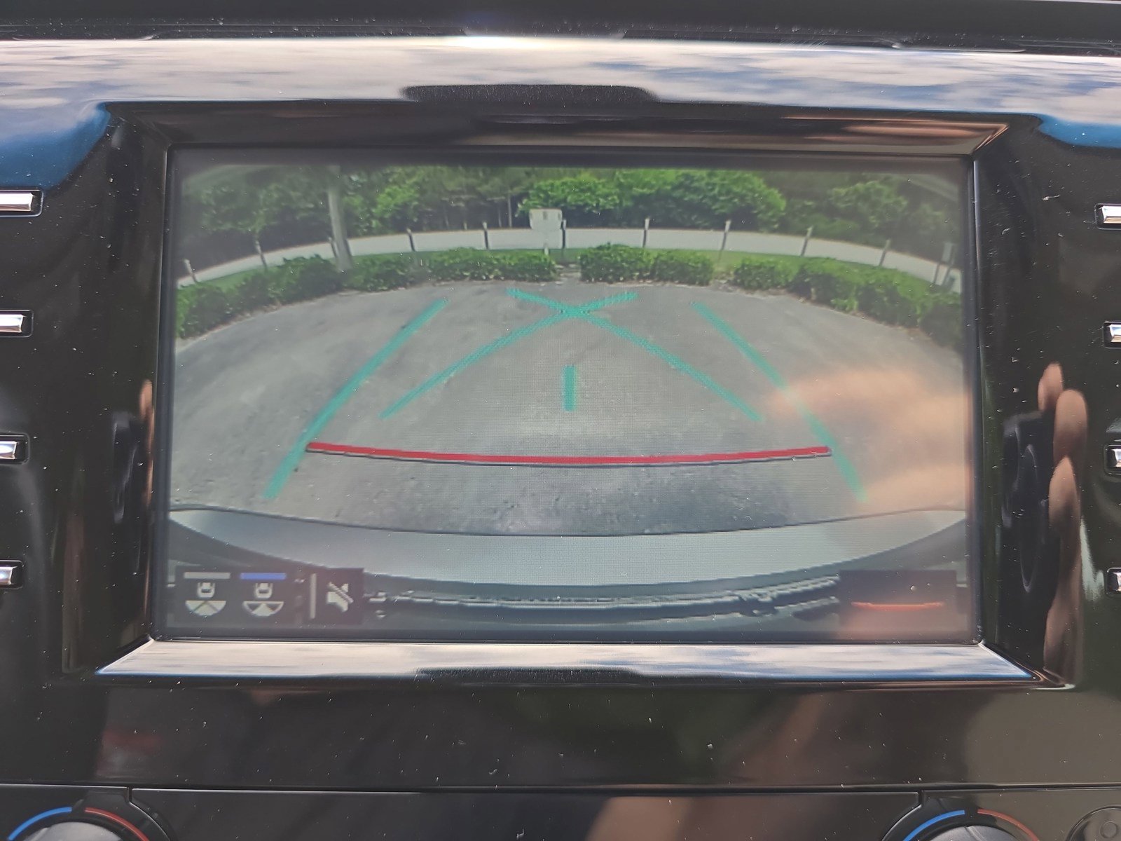 Used 2018 Toyota Camry XLE FWD image 28