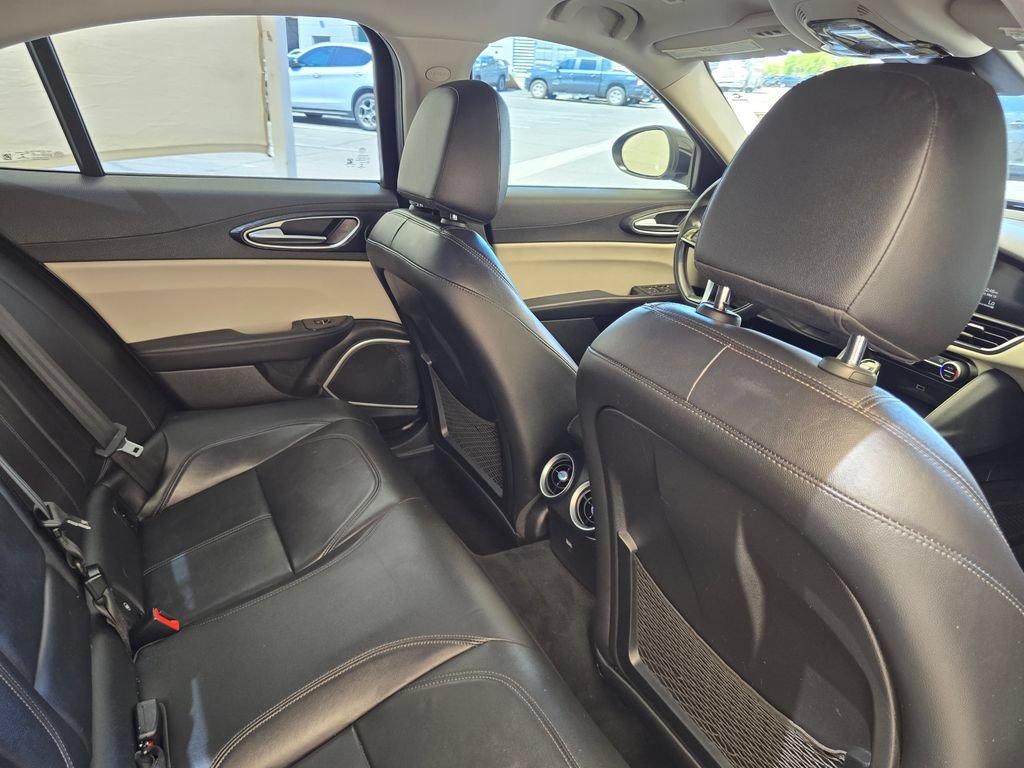 Used 2019 Alfa Romeo Giulia RWD image 15