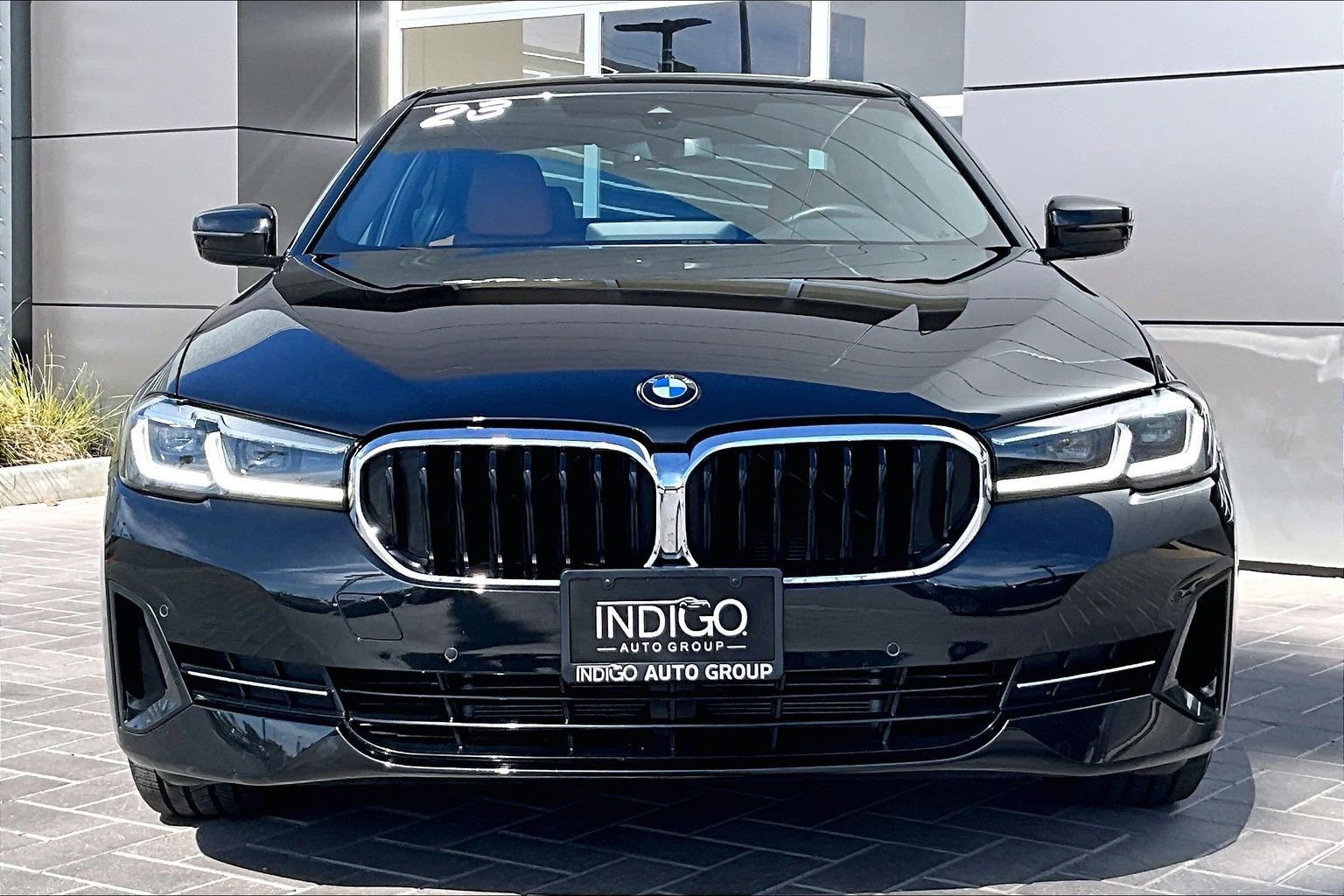 Used 2023 BMW 530i w/ Convenience Package image 2