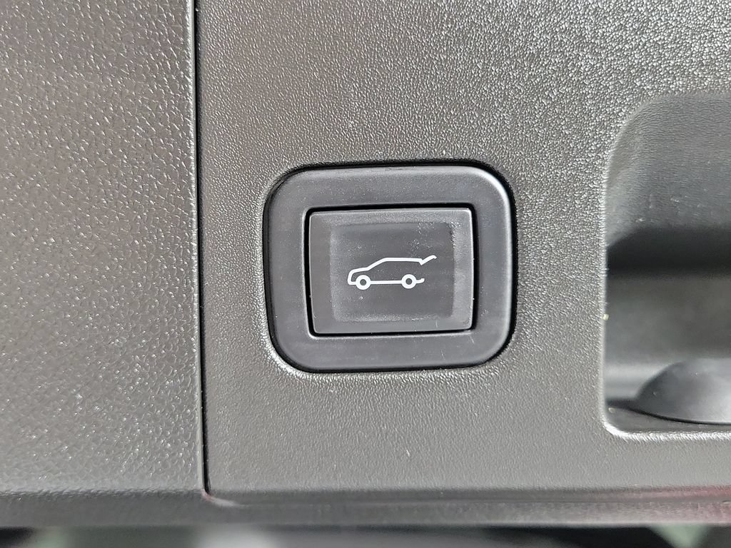 Used 2023 Cadillac XT4 Premium Luxury FWD image 8