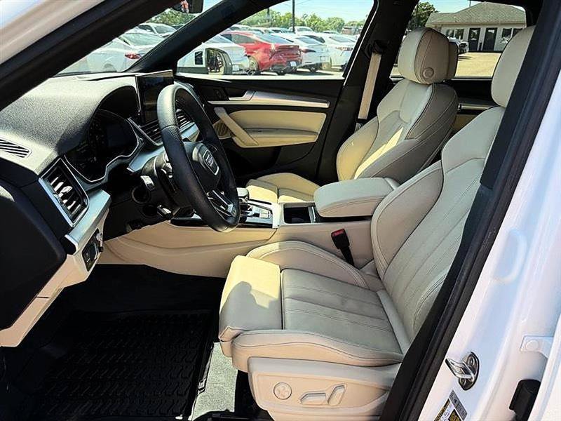 Used 2024 Audi Q5 2.0T Prestige w/ Prestige Package AWD/4WD image 12