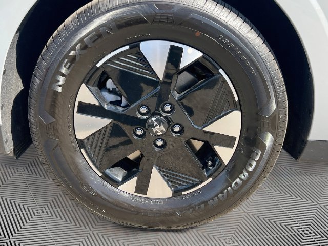 New 2027 Kia Carnival LXS FWD image 32