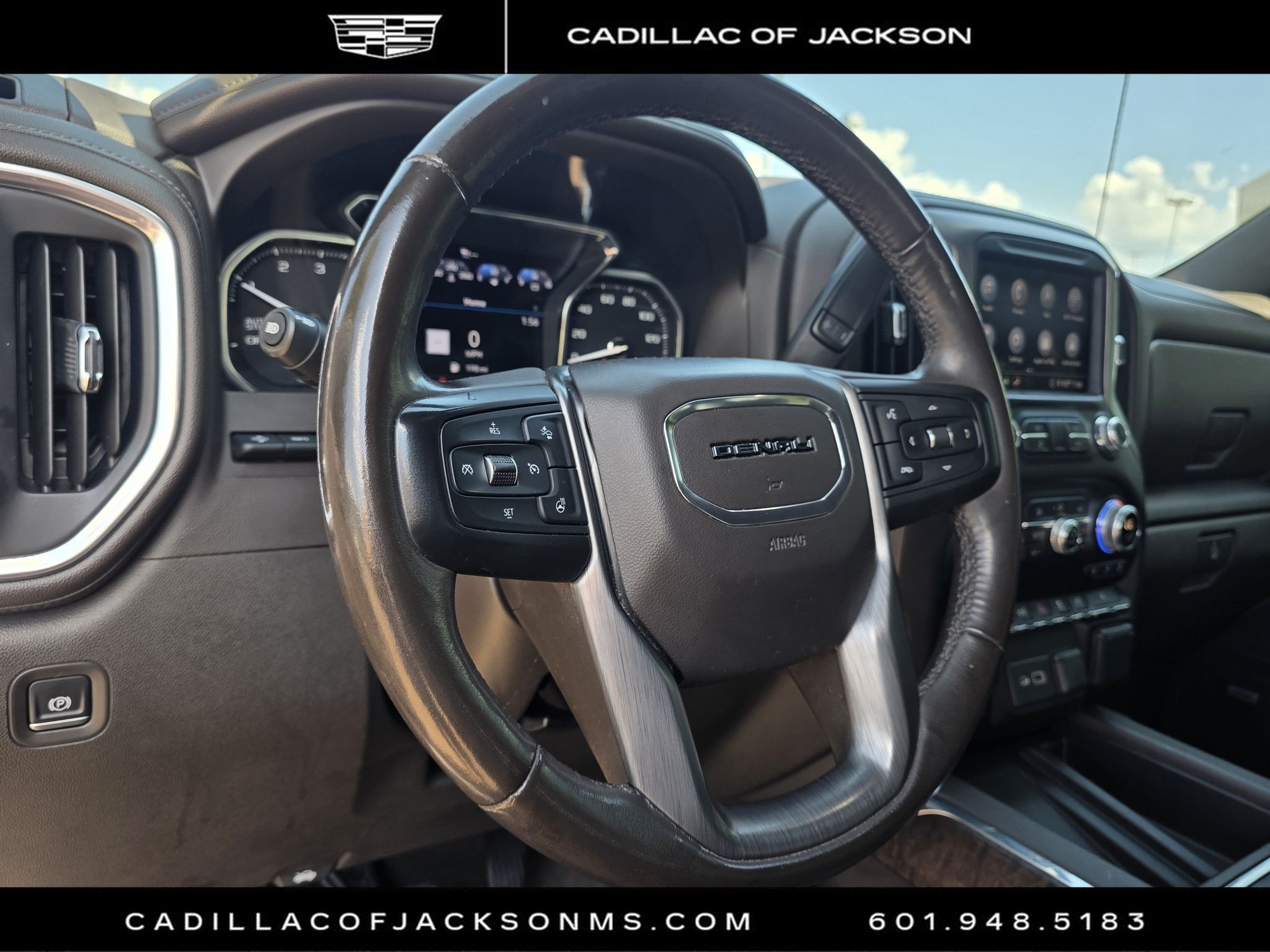Used 2020 GMC Sierra 1500 Denali w/ Denali Ultimate Package RWD image 9