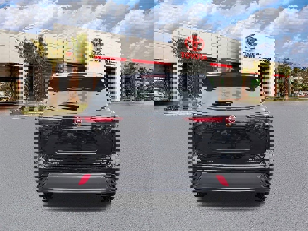 New 2026 Toyota Highlander Limited image 6