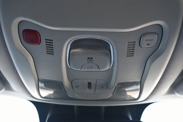 Used 2017 Jeep Renegade Limited image 29