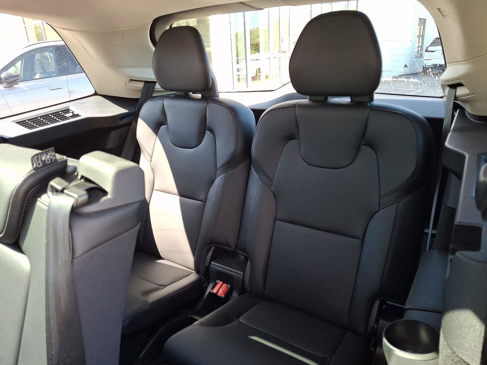 Used 2023 Volvo XC90 B5 Core w/ Climate Package AWD/4WD image 10