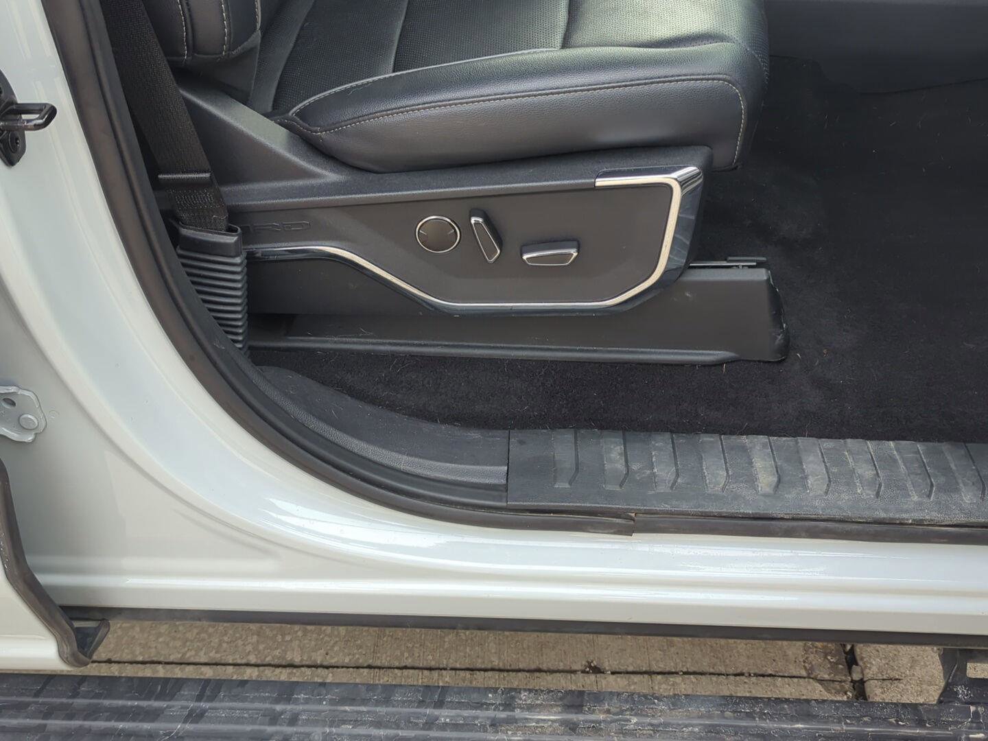 Used 2023 Ford F150 Lariat w/ Equipment Group 502A High image 23