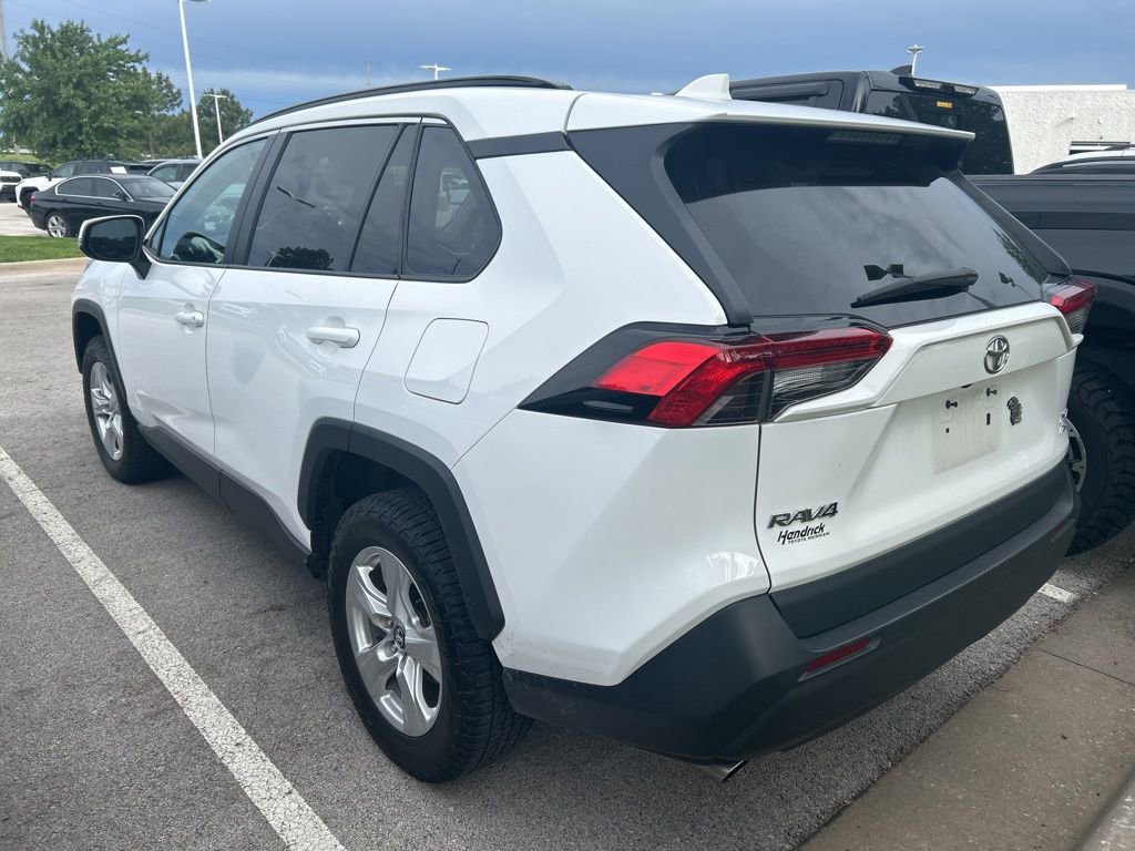 Used 2020 Toyota RAV4 XLE w/ XLE Grade Weather Package AWD/4WD image 5