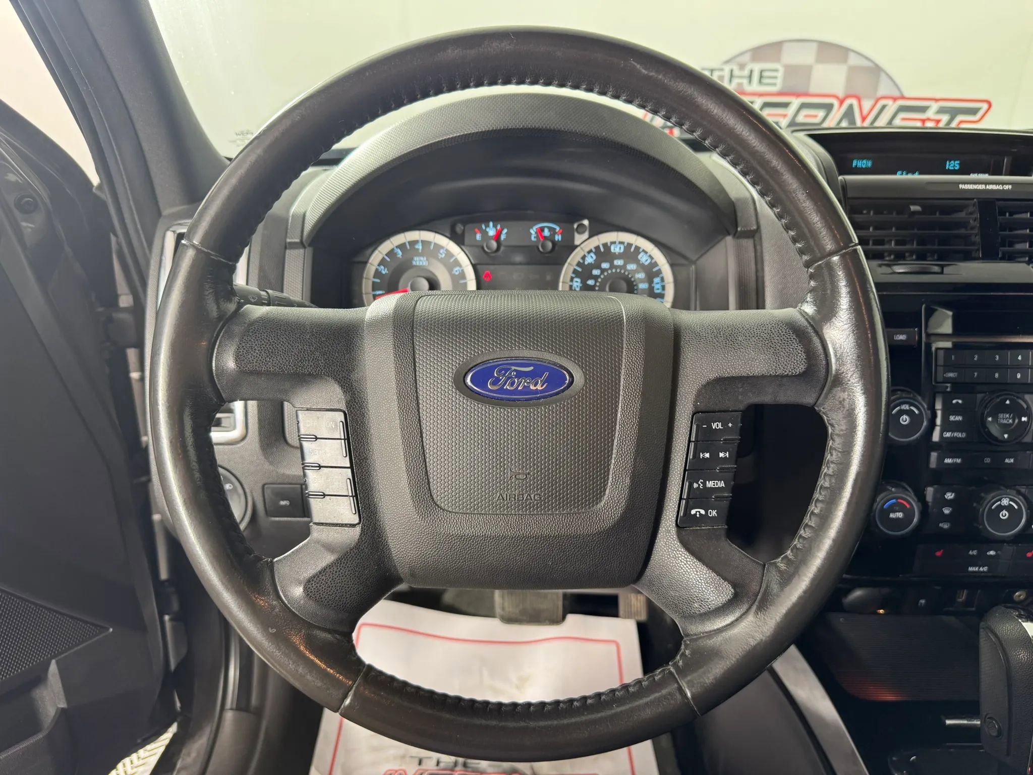 Used 2010 Ford Escape Limited AWD/4WD image 13