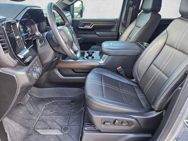 Used 2024 Chevrolet Silverado 2500 High Country w/ High Country Premium Package AWD/4WD image 16