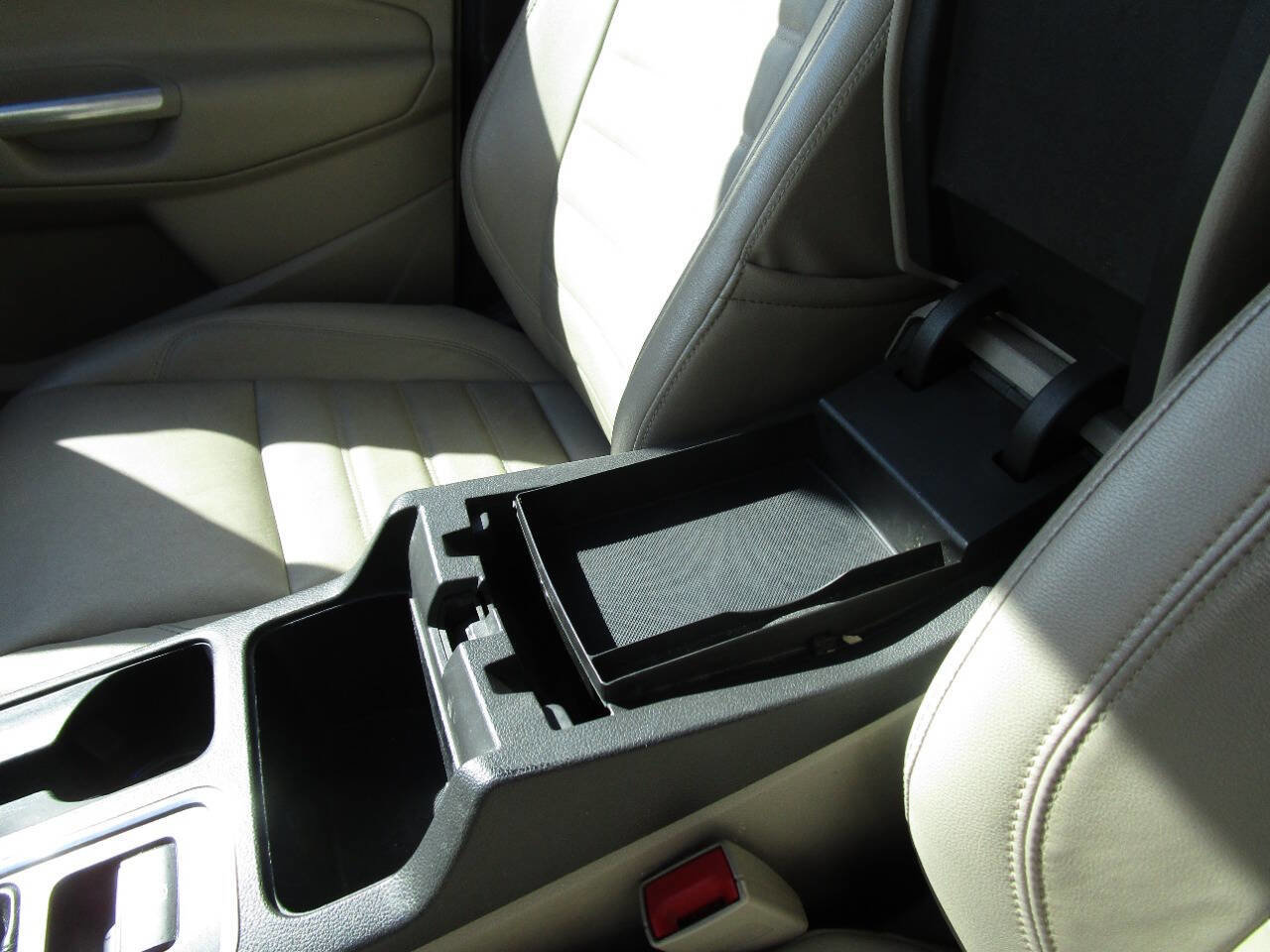 Used 2017 Ford Escape Titanium w/ Equipment Group 301A image 24