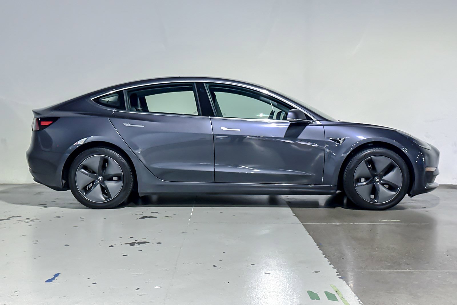 Used 2018 Tesla Model 3 Long Range RWD image 6