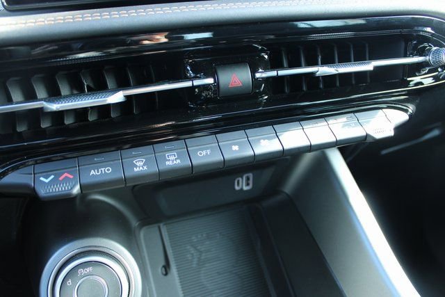 Used 2025 Alfa Romeo Tonale w/ Premium Package image 20