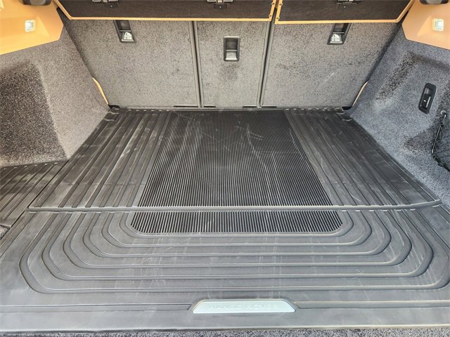 New 2025 Land Rover Range Rover SE image 22