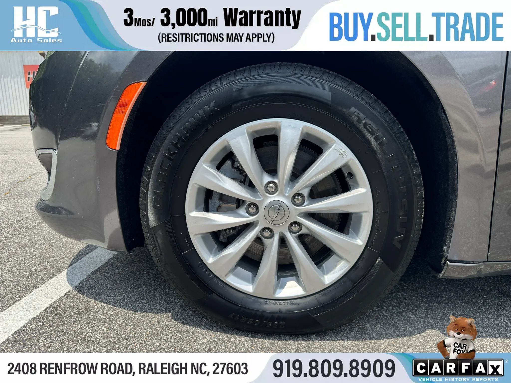 Used 2019 Chrysler Pacifica Touring-L FWD image 10