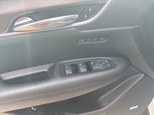 Used 2017 Cadillac XT5 Luxury w/ Driver Awareness Package image 26