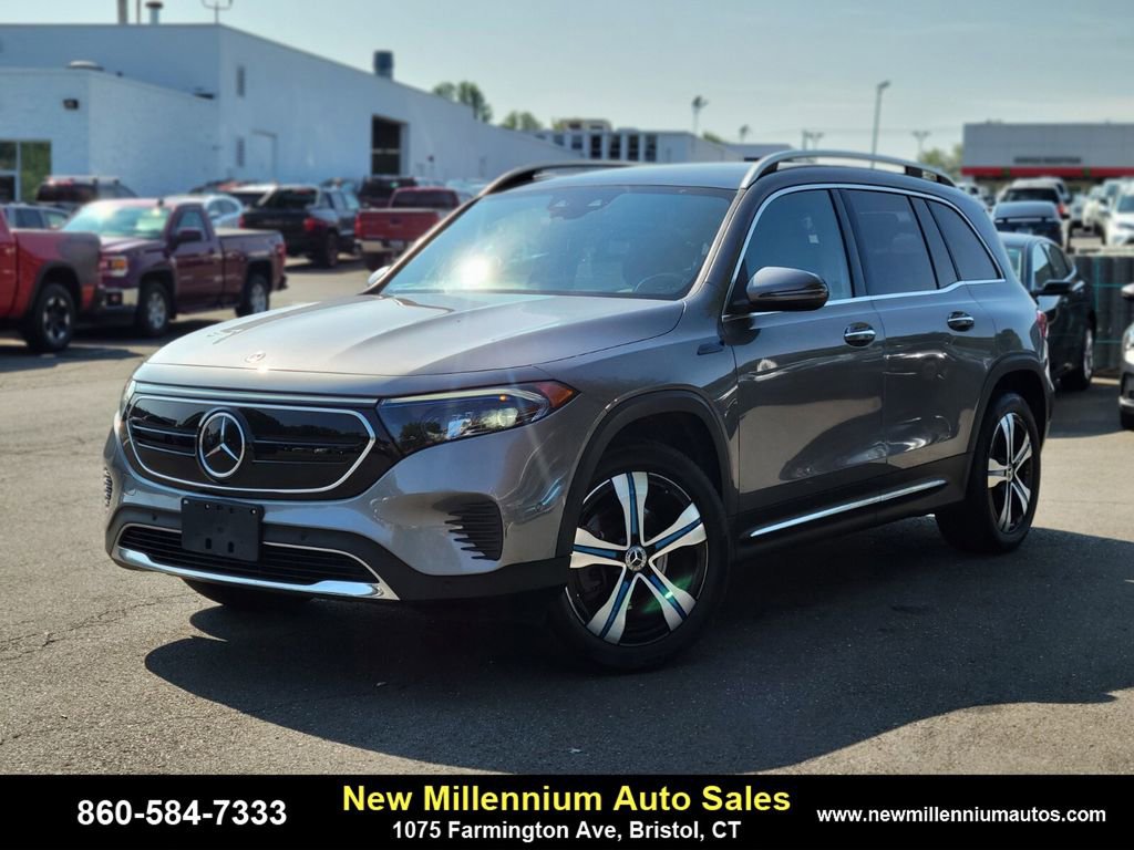 Used 2022 Mercedes-Benz EQB 350 4MATIC image 1
