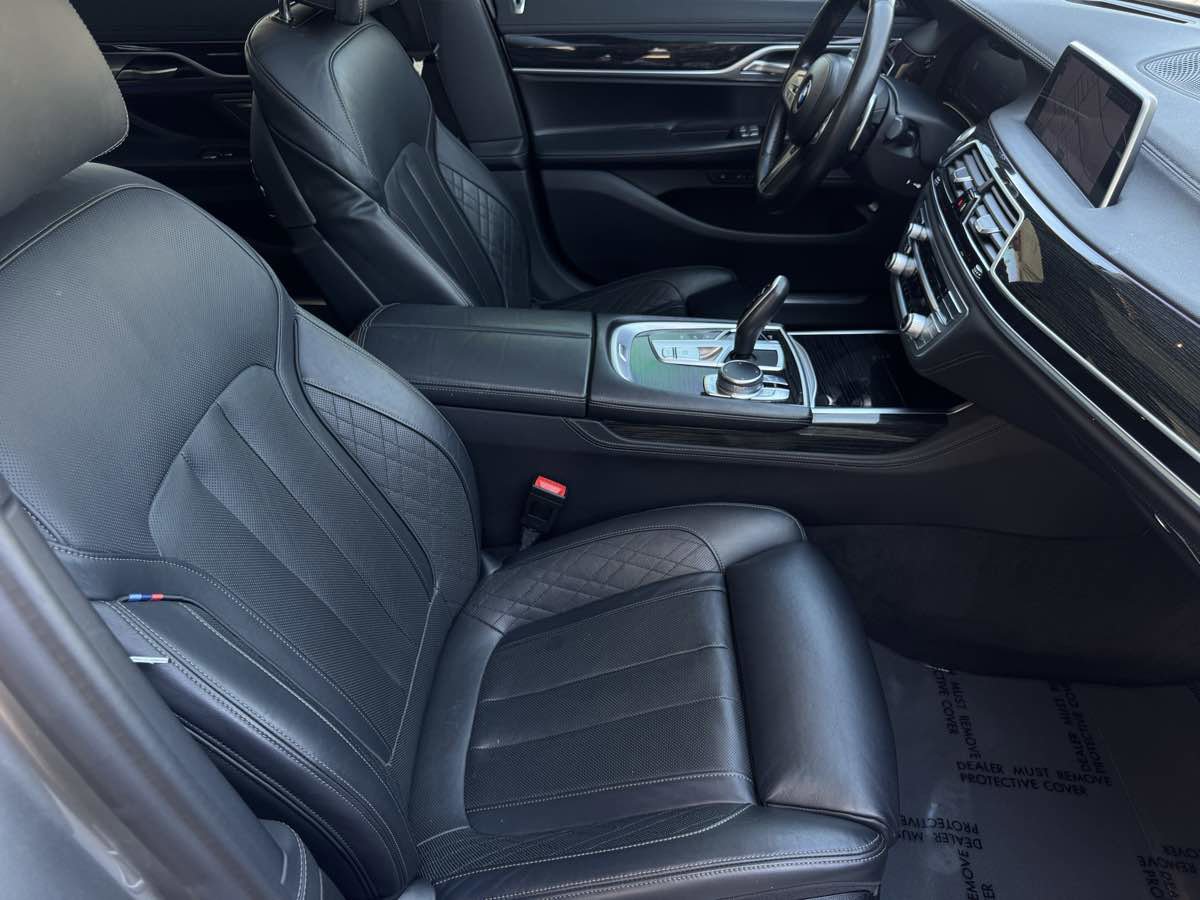 Used 2020 BMW 740i w/ M Sport Package image 22