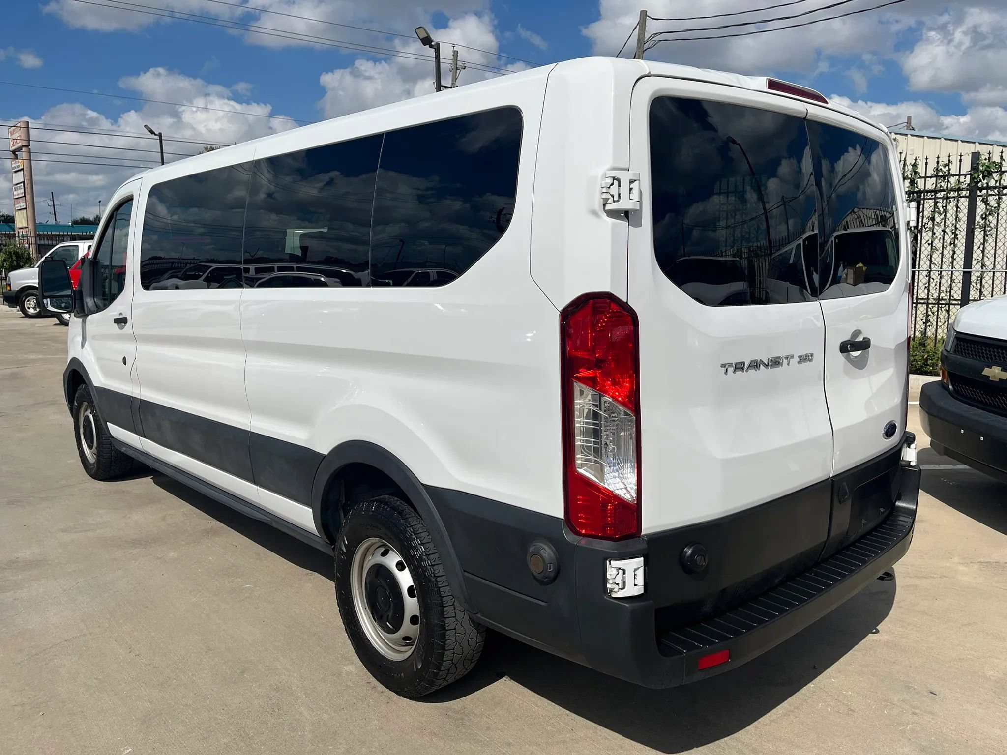 Used 2020 Ford Transit 350 XL RWD image 5