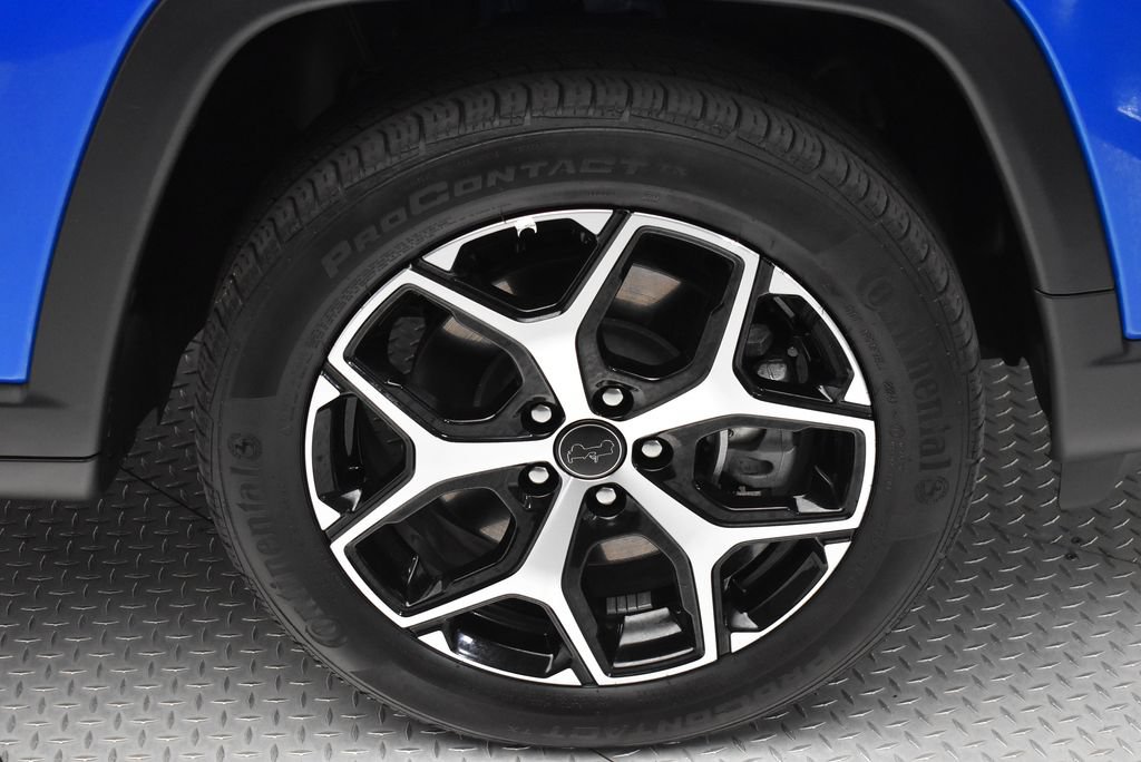 Used 2025 Jeep Compass Limited AWD/4WD image 36