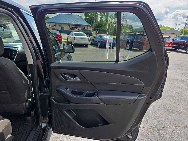 Used 2021 Chevrolet Traverse LS image 15