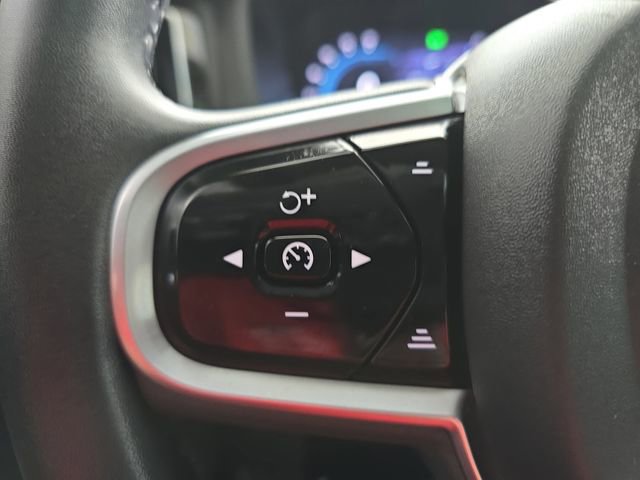 Used 2023 Volvo XC60 B5 Plus w/ Protection Package Premier image 32