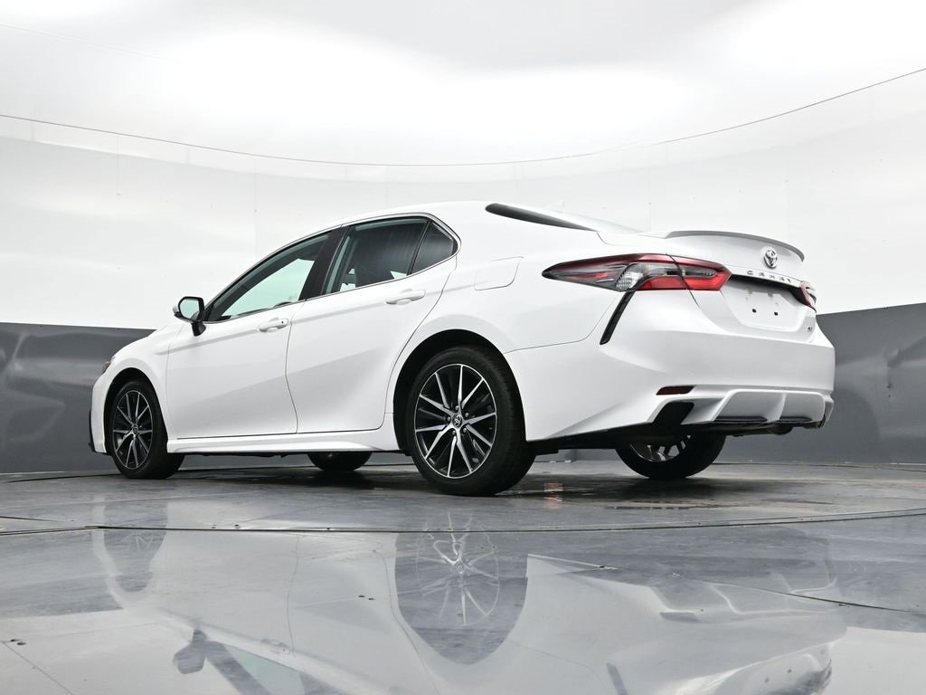 Used 2024 Toyota Camry SE image 35