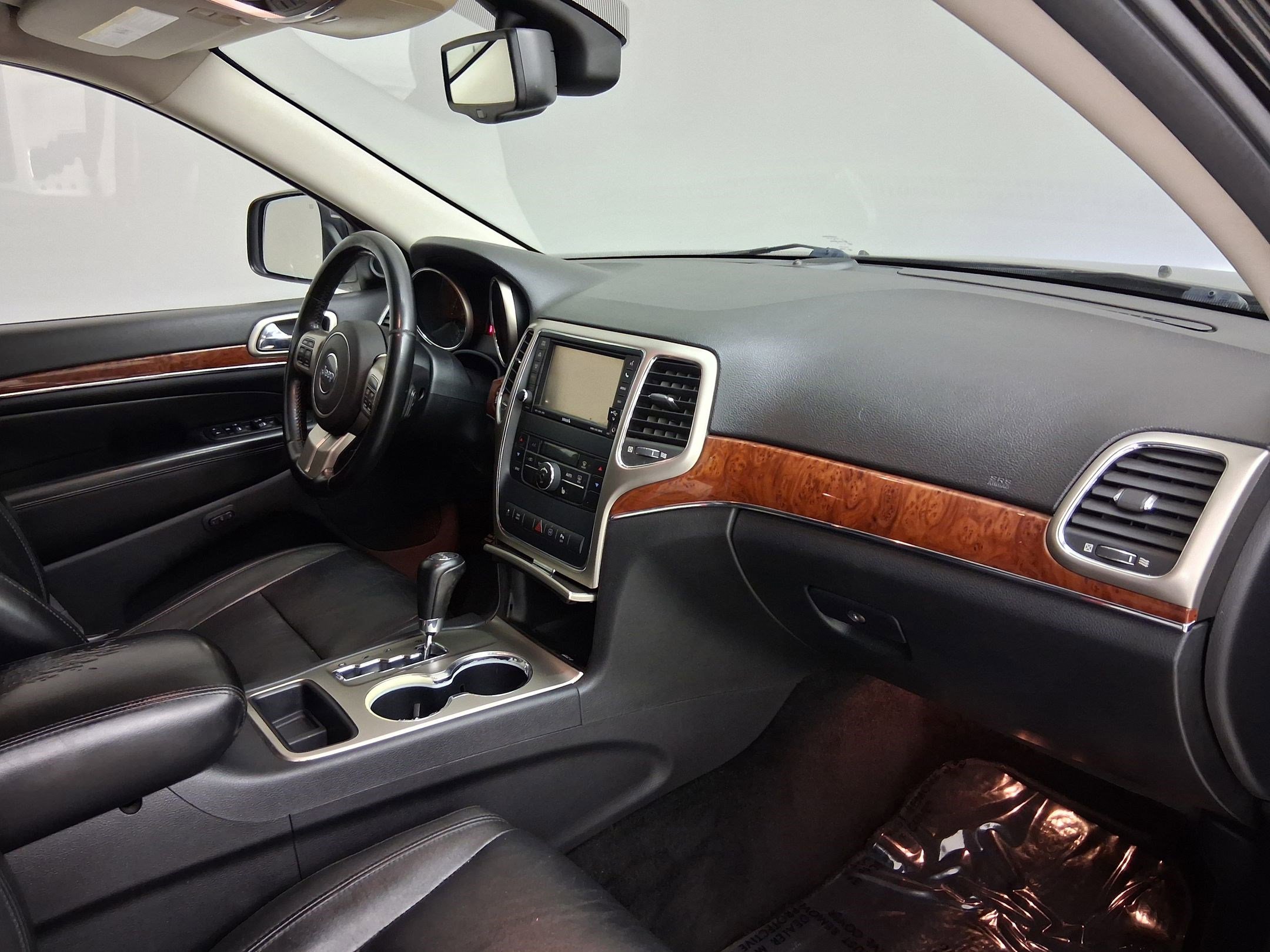 Used 2011 Jeep Grand Cherokee Limited RWD image 34