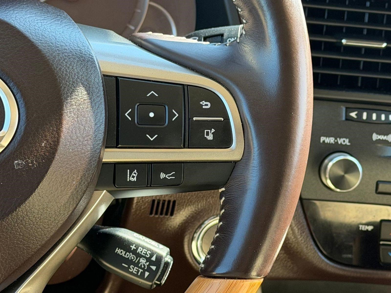 Used 2018 Lexus RX 350L image 26