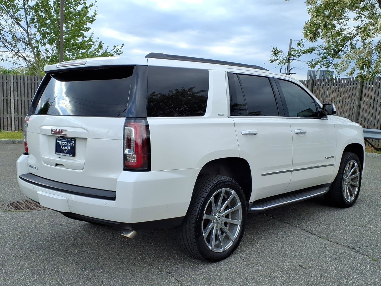 Used 2017 GMC Yukon SLT w/ Premium Edition AWD/4WD image 6