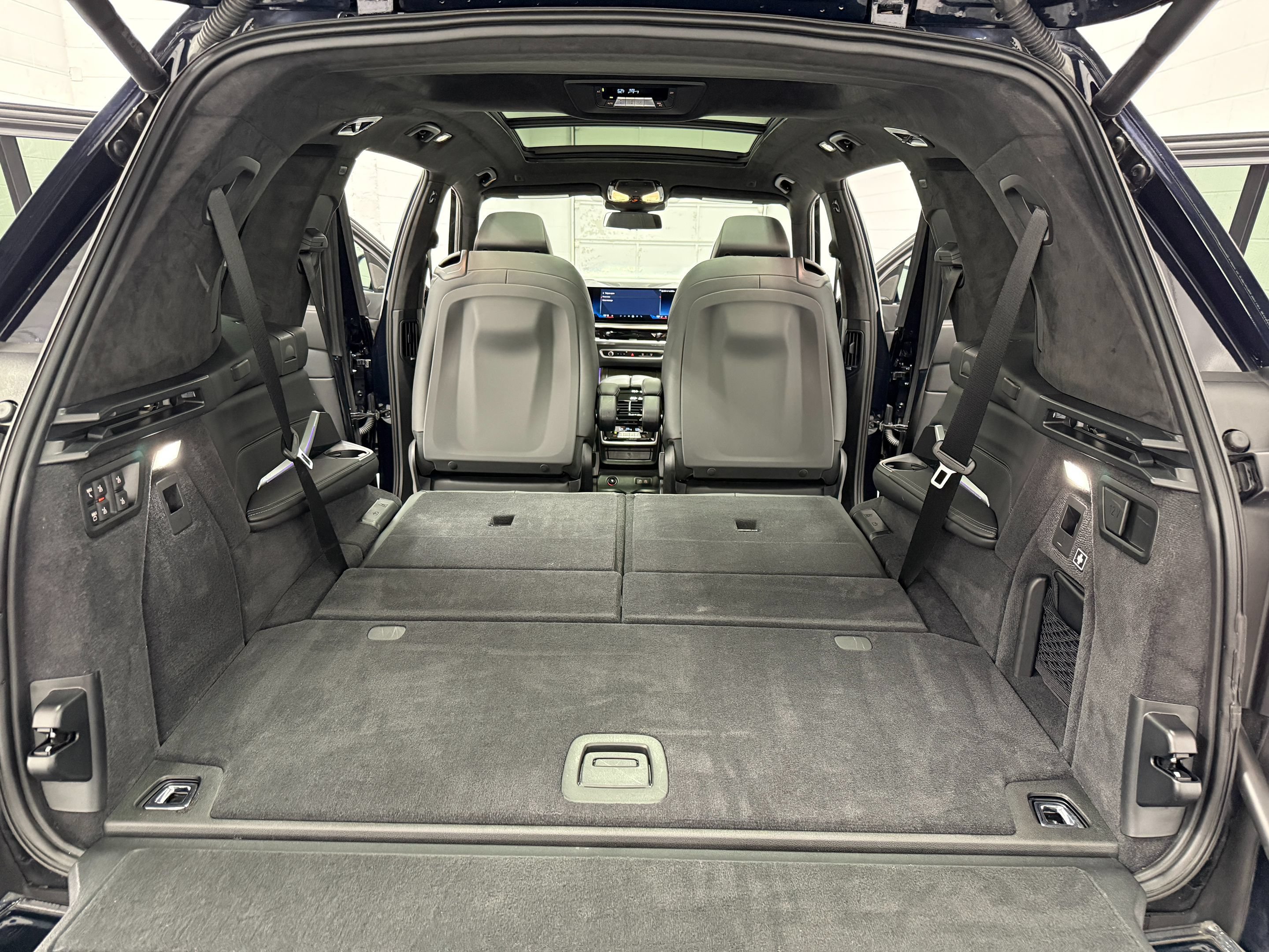 Used 2024 BMW X7 M60i AWD/4WD image 48