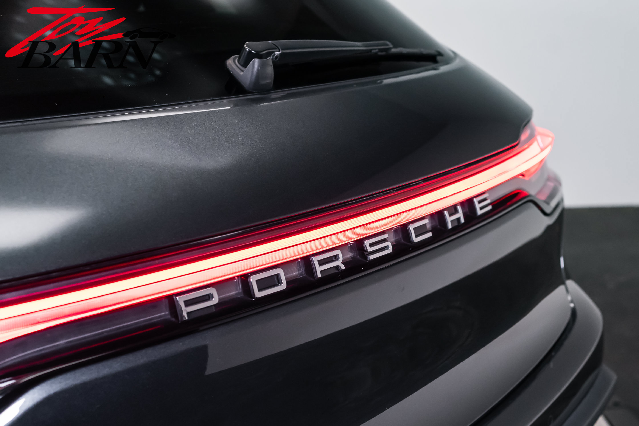 Used 2024 Porsche Macan S AWD/4WD image 11