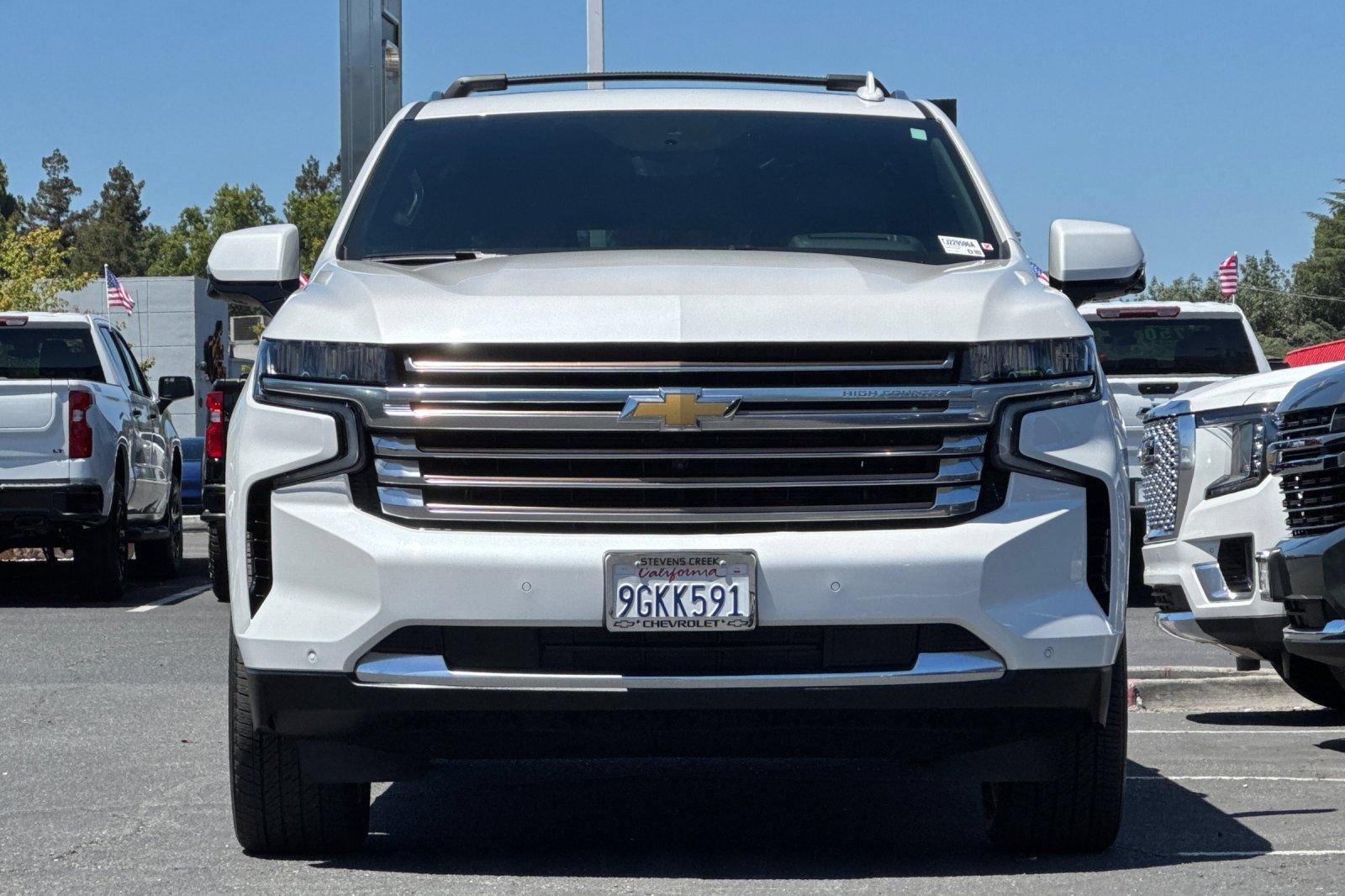 Used 2023 Chevrolet Suburban High Country w/ LPO, Illumination Package AWD/4WD image 9