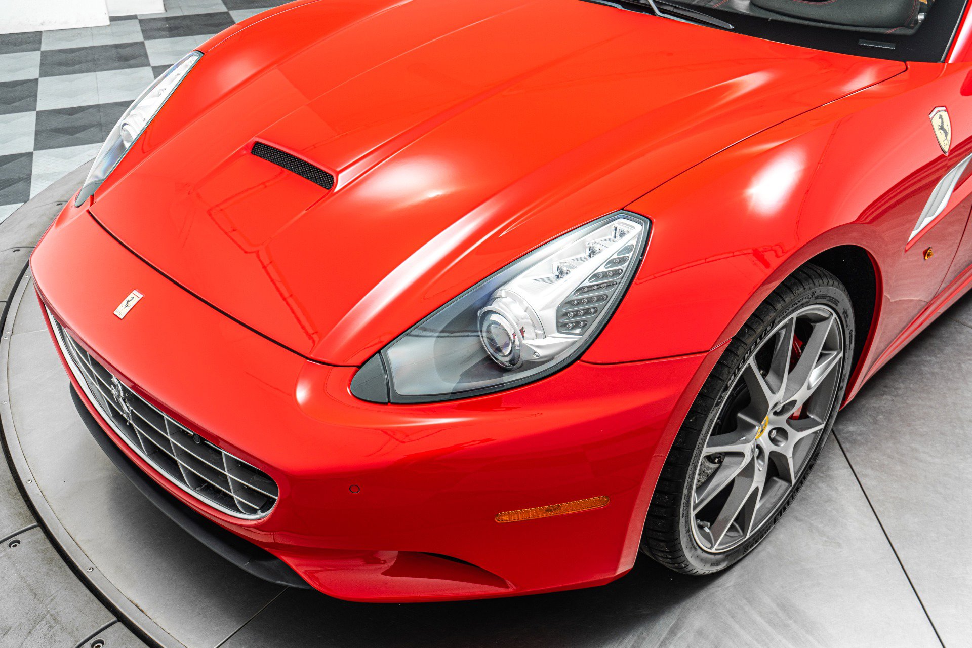 Used 2013 Ferrari California RWD image 44