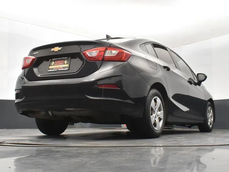 Used 2018 Chevrolet Cruze LS image 13