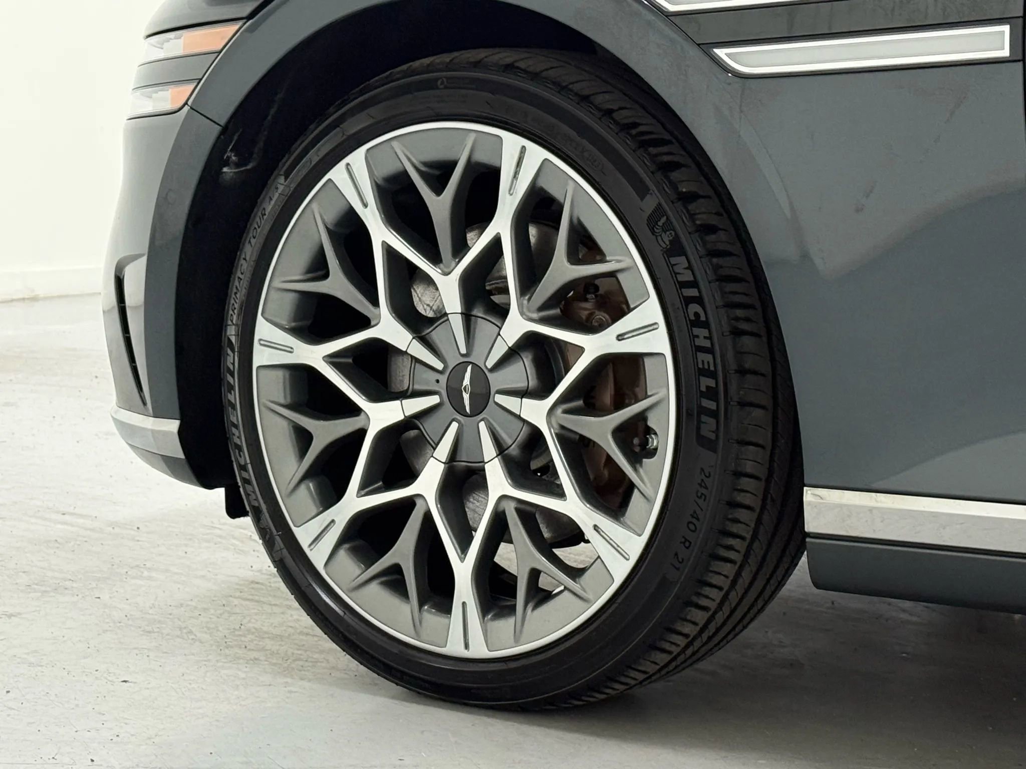 Used 2023 Genesis G90 3.5T image 46