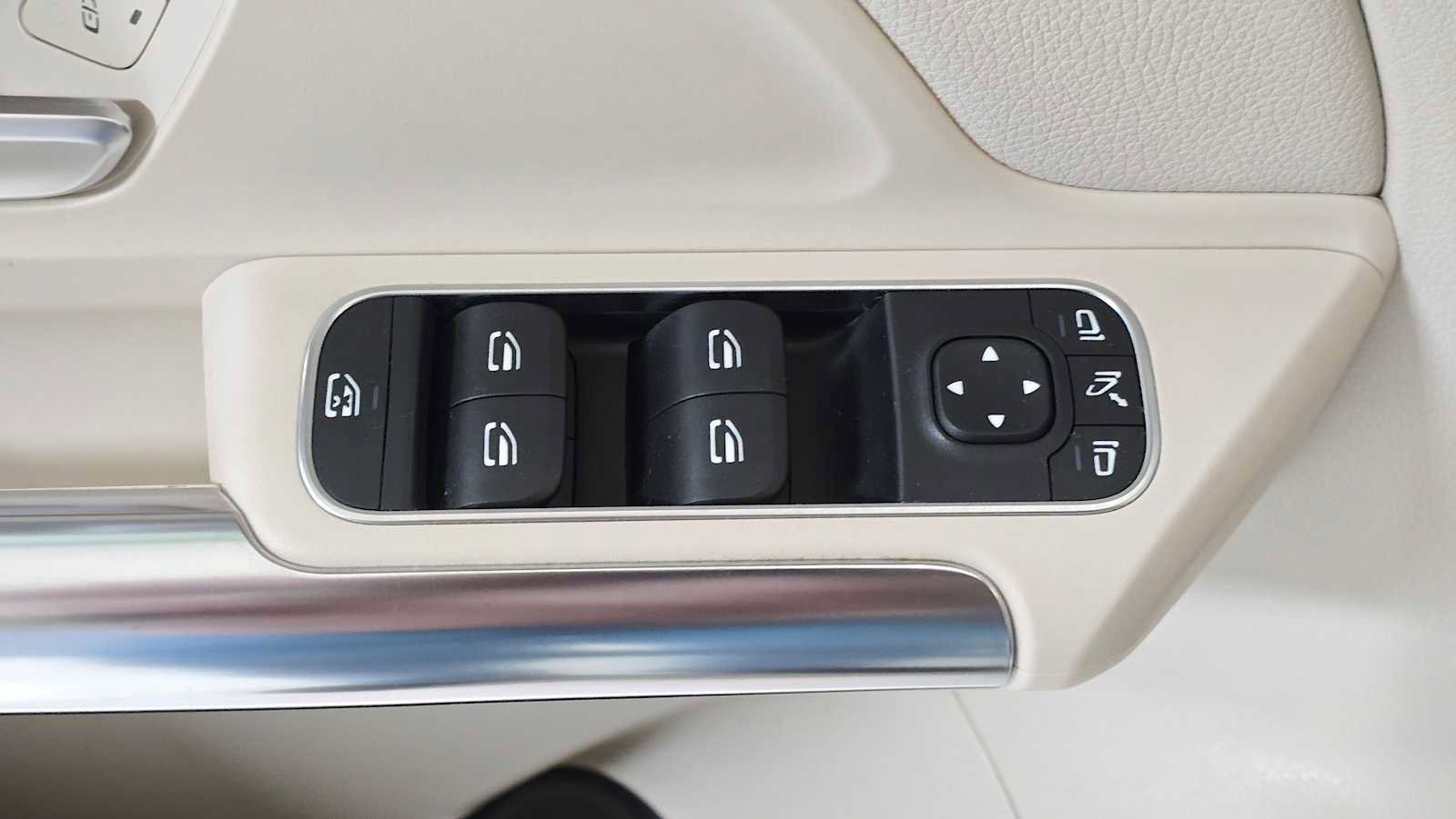 Used 2022 Mercedes-Benz GLA 250 4MATIC image 23