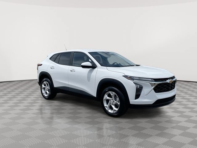 New 2026 Chevrolet Trax LS w/ LS Convenience Package FWD image 16