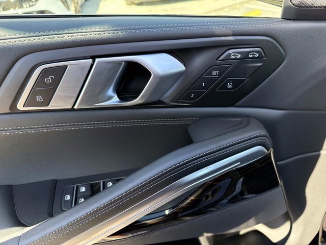 Used 2025 BMW X6 xDrive40i image 19
