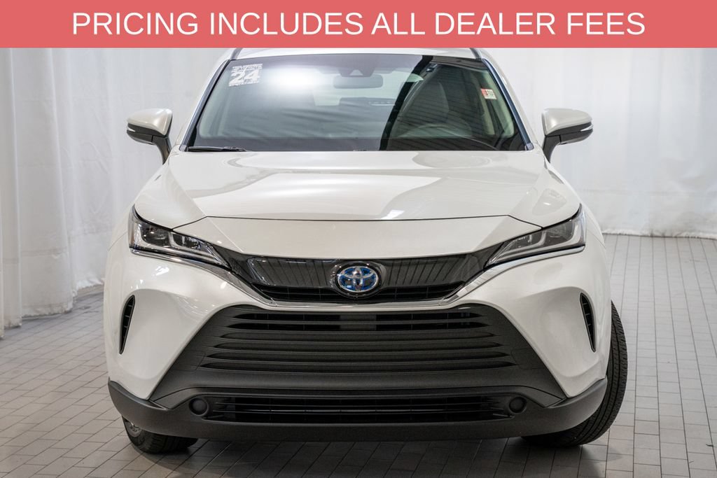 Certified 2024 Toyota Venza LE AWD/4WD image 2